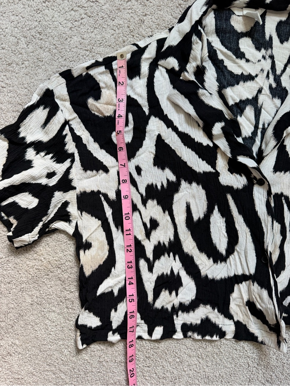 H&M Black and White Abstract Print Blouse - Picture 7 of 7